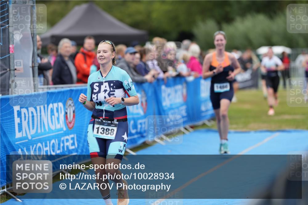 30.08.2026 - Elbe Triathlon Hamburg LAZAROV Photography http://msf.ph/oto/10028934 30.08.2026 12:03:46 Ziel 1388, 1420, 1466, 1522, 1572 meine-sportfotos.de