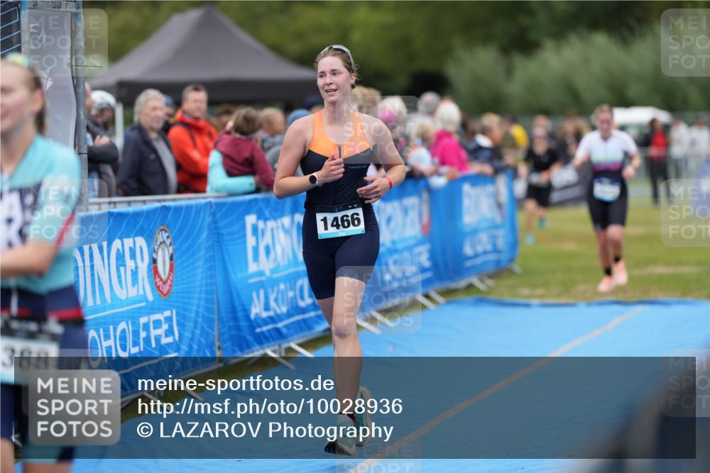 30.08.2026 - Elbe Triathlon Hamburg LAZAROV Photography http://msf.ph/oto/10028936 30.08.2026 12:03:47 Ziel 1388, 1420, 1466, 1522, 1572 meine-sportfotos.de