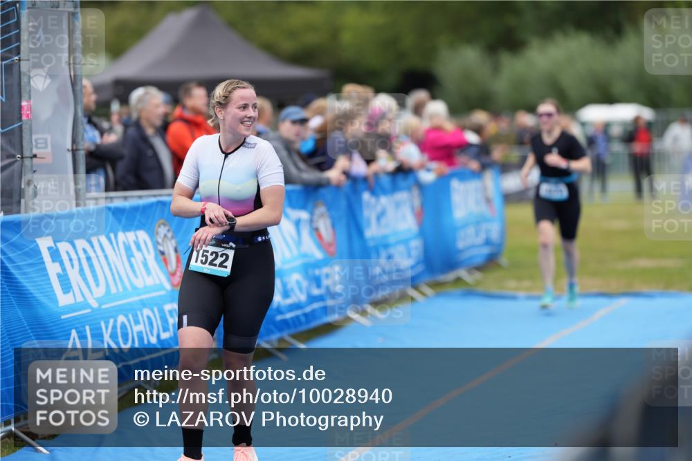 30.08.2026 - Elbe Triathlon Hamburg LAZAROV Photography http://msf.ph/oto/10028940 30.08.2026 12:03:51 Ziel 1466, 1522, 1572 meine-sportfotos.de