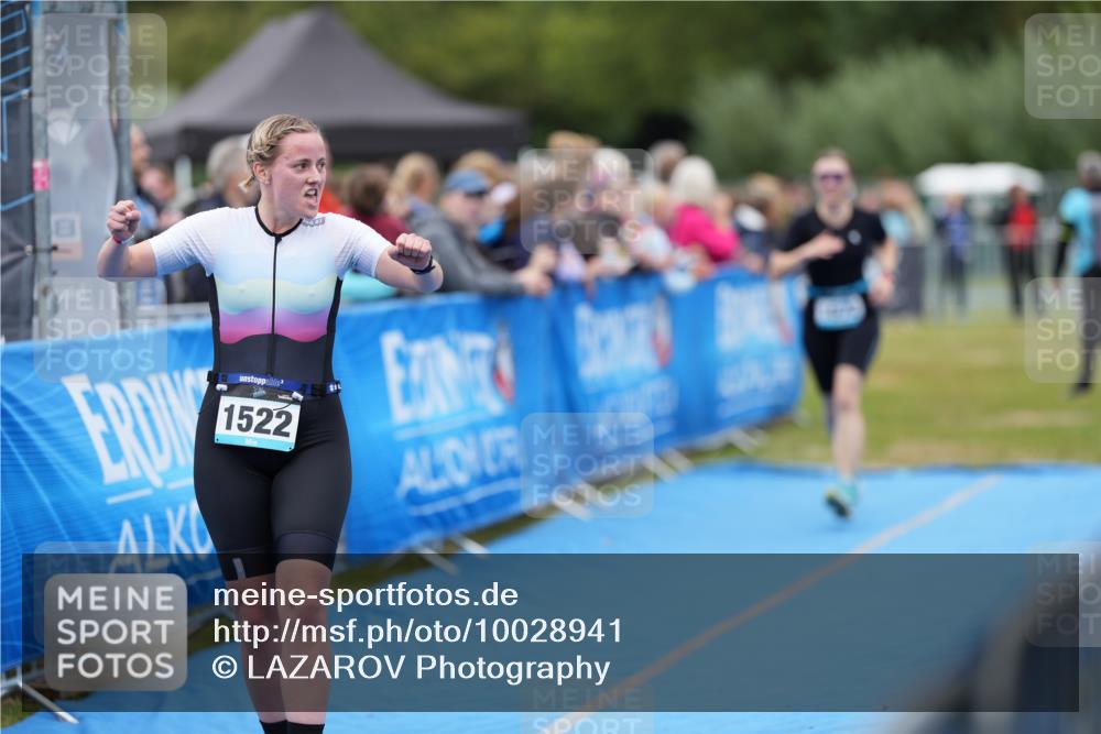 30.08.2026 - Elbe Triathlon Hamburg LAZAROV Photography http://msf.ph/oto/10028941 30.08.2026 12:03:52 Ziel 1522, 1572 meine-sportfotos.de