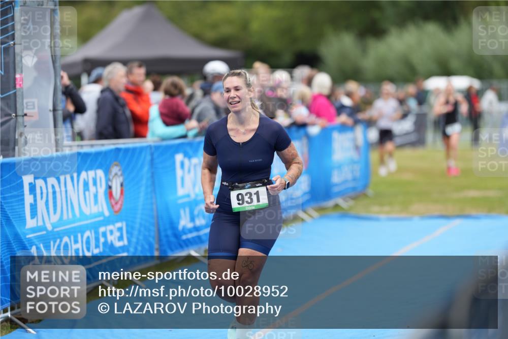 30.08.2026 - Elbe Triathlon Hamburg LAZAROV Photography http://msf.ph/oto/10028952 30.08.2026 12:04:27 Ziel 931, 1510, 1632 meine-sportfotos.de