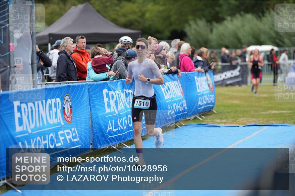 30.08.2026 - Elbe Triathlon Hamburg LAZAROV Photography http://msf.ph/oto/10028956 30.08.2026 12:04:34 Ziel 1463, 1510, 1632 meine-sportfotos.de