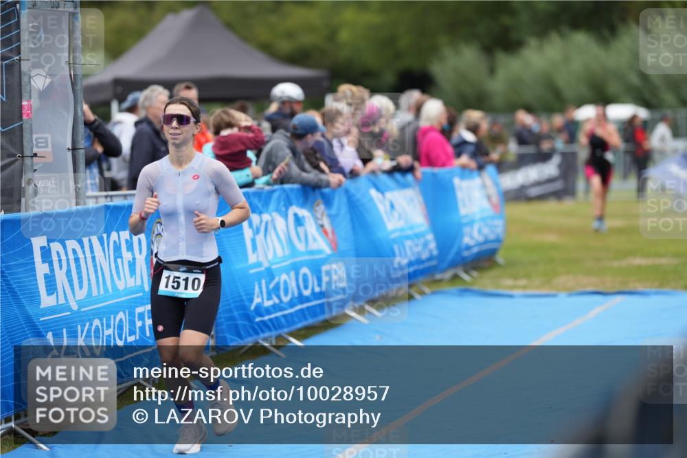 30.08.2026 - Elbe Triathlon Hamburg LAZAROV Photography http://msf.ph/oto/10028957 30.08.2026 12:04:35 Ziel 1463, 1510, 1632 meine-sportfotos.de