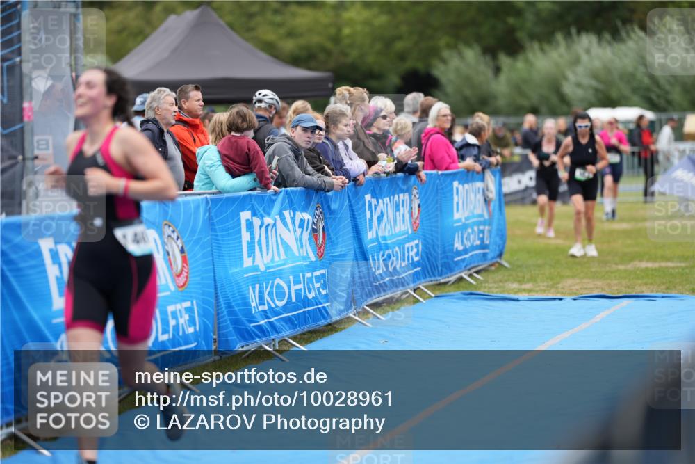 30.08.2026 - Elbe Triathlon Hamburg LAZAROV Photography http://msf.ph/oto/10028961 30.08.2026 12:04:42 Ziel 983, 1127, 1463 meine-sportfotos.de