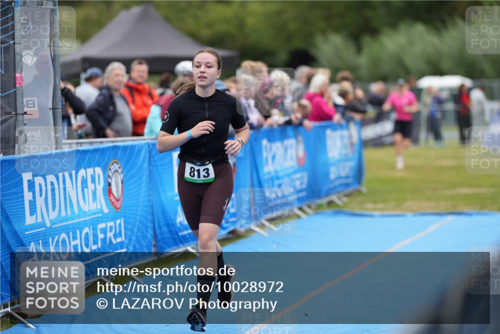30.08.2026 - Elbe Triathlon Hamburg LAZAROV Photography http://msf.ph/oto/10028972 30.08.2026 12:05:08 Ziel 813, 1459, 1488 meine-sportfotos.de