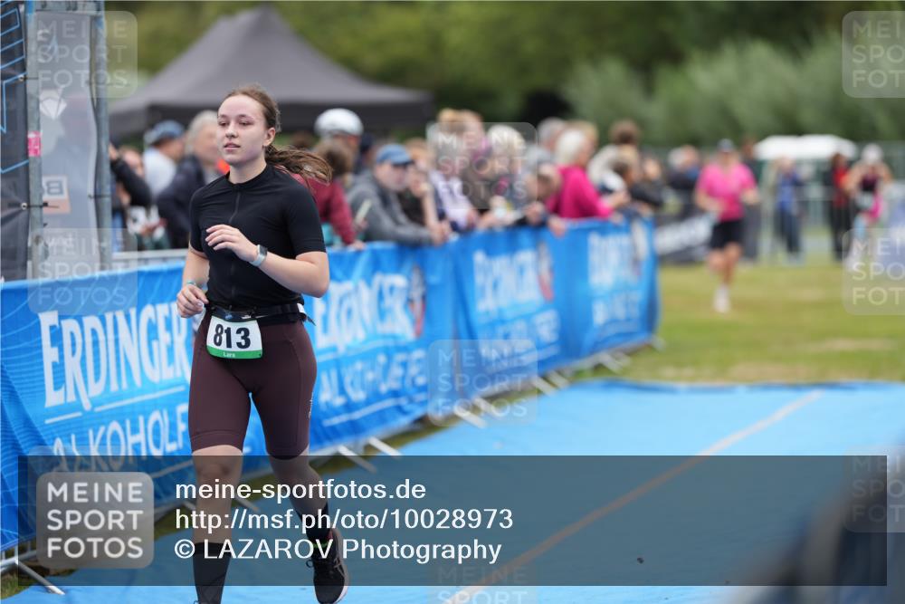 30.08.2026 - Elbe Triathlon Hamburg LAZAROV Photography http://msf.ph/oto/10028973 30.08.2026 12:05:08 Ziel 813, 1459, 1488 meine-sportfotos.de