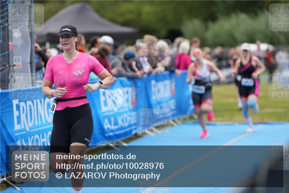 30.08.2026 - Elbe Triathlon Hamburg LAZAROV Photography http://msf.ph/oto/10028976 30.08.2026 12:05:15 Ziel 1414, 1424, 1459, 1488, 1525 meine-sportfotos.de