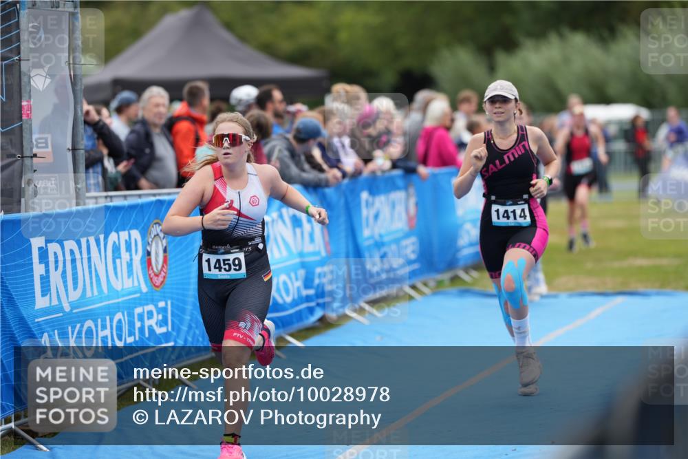 30.08.2026 - Elbe Triathlon Hamburg LAZAROV Photography http://msf.ph/oto/10028978 30.08.2026 12:05:16 Ziel 1414, 1424, 1459, 1488, 1525 meine-sportfotos.de