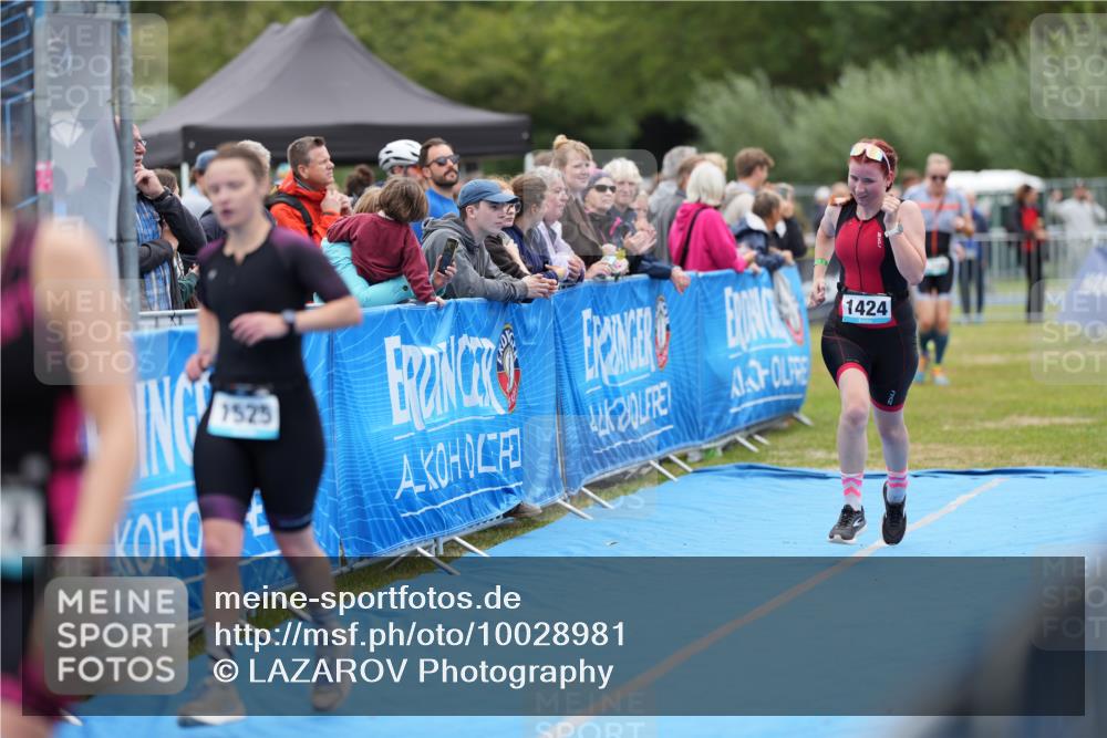 30.08.2026 - Elbe Triathlon Hamburg LAZAROV Photography http://msf.ph/oto/10028981 30.08.2026 12:05:19 Ziel 1358, 1414, 1424, 1459, 1460, 1525 meine-sportfotos.de