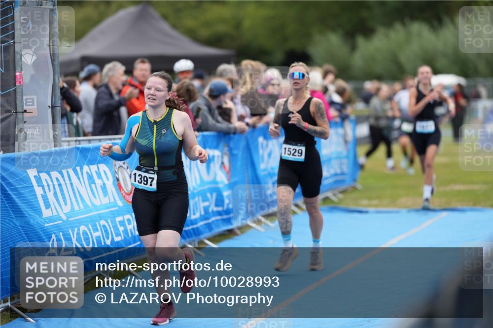 30.08.2026 - Elbe Triathlon Hamburg LAZAROV Photography http://msf.ph/oto/10028993 30.08.2026 12:05:32 Ziel 564, 1397, 1529, 1577 meine-sportfotos.de