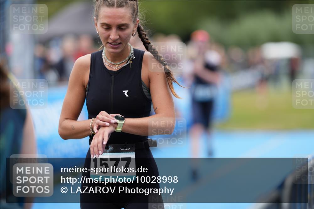 30.08.2026 - Elbe Triathlon Hamburg LAZAROV Photography http://msf.ph/oto/10028998 30.08.2026 12:05:40 Ziel 564, 1475, 1508 meine-sportfotos.de