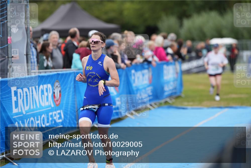 30.08.2026 - Elbe Triathlon Hamburg LAZAROV Photography http://msf.ph/oto/10029005 30.08.2026 12:05:50 Ziel 1396, 1398, 1508 meine-sportfotos.de