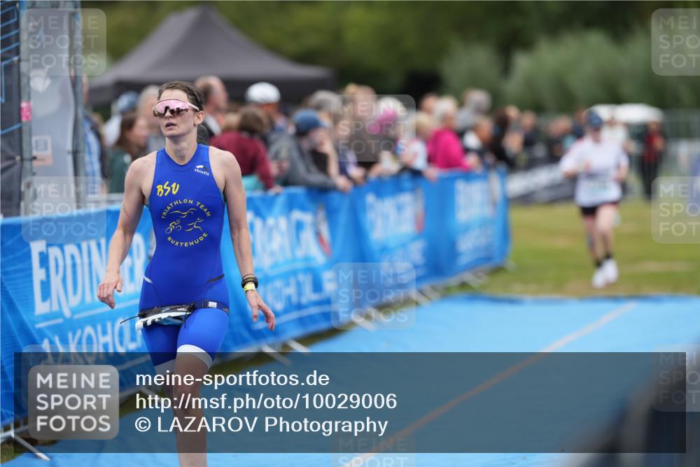 30.08.2026 - Elbe Triathlon Hamburg LAZAROV Photography http://msf.ph/oto/10029006 30.08.2026 12:05:51 Ziel 1396, 1398, 1508 meine-sportfotos.de
