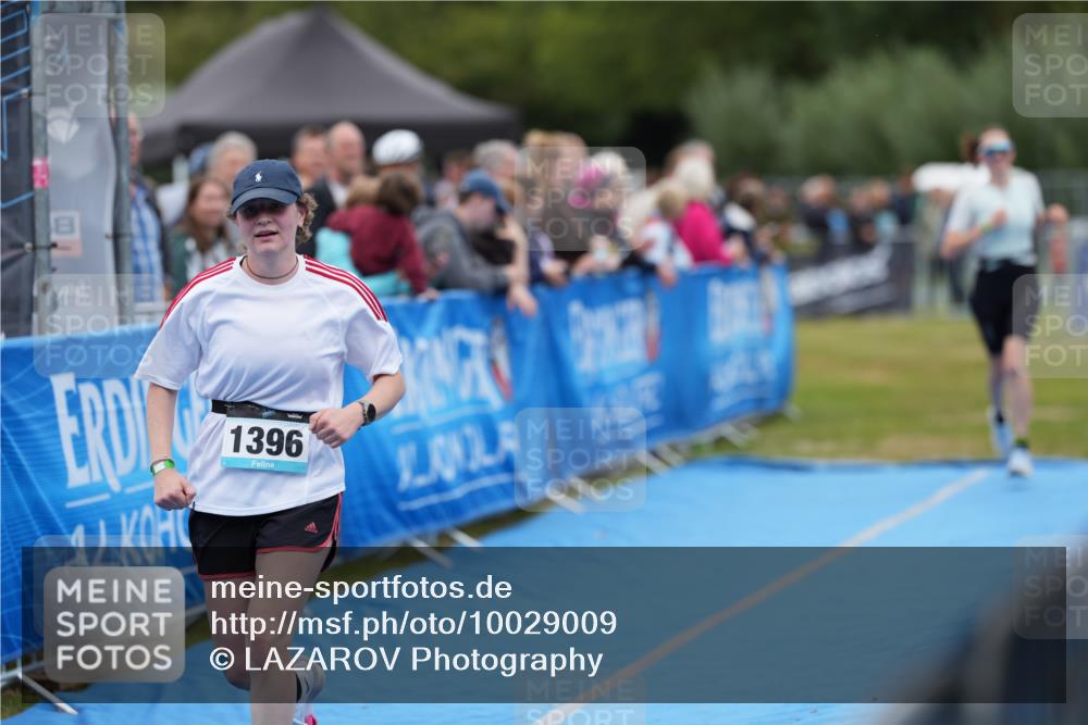 30.08.2026 - Elbe Triathlon Hamburg LAZAROV Photography http://msf.ph/oto/10029009 30.08.2026 12:05:55 Ziel 1396, 1398 meine-sportfotos.de