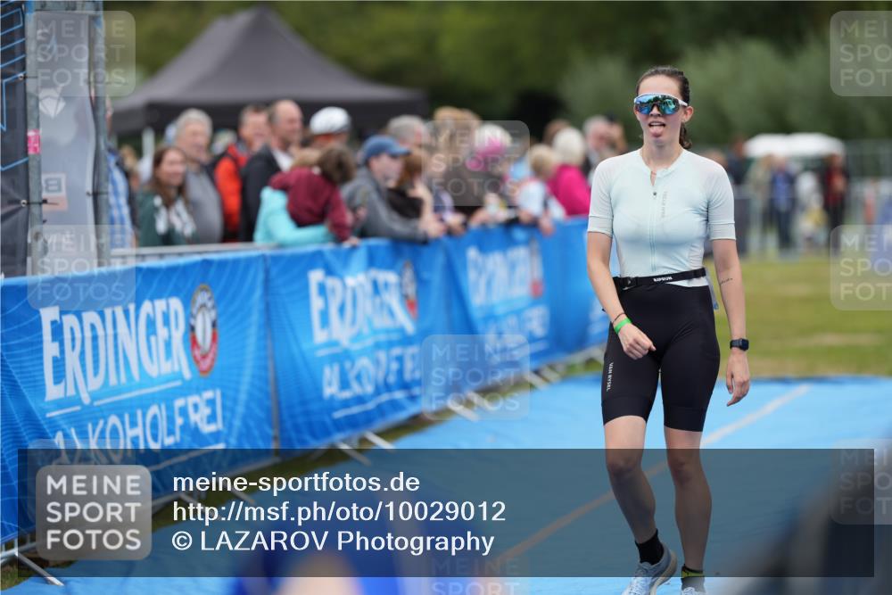 30.08.2026 - Elbe Triathlon Hamburg LAZAROV Photography http://msf.ph/oto/10029012 30.08.2026 12:05:59 Ziel 1396, 1398 meine-sportfotos.de