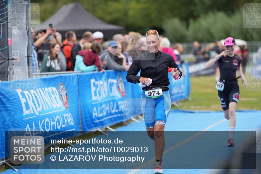 30.08.2026 - Elbe Triathlon Hamburg LAZAROV Photography http://msf.ph/oto/10029013 30.08.2026 12:06:19 Ziel 974, 1402, 1487 meine-sportfotos.de