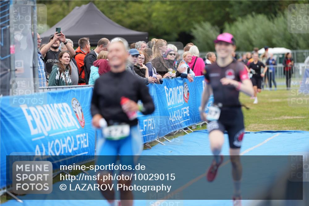 30.08.2026 - Elbe Triathlon Hamburg LAZAROV Photography http://msf.ph/oto/10029015 30.08.2026 12:06:20 Ziel 974, 1402, 1487, 1493 meine-sportfotos.de