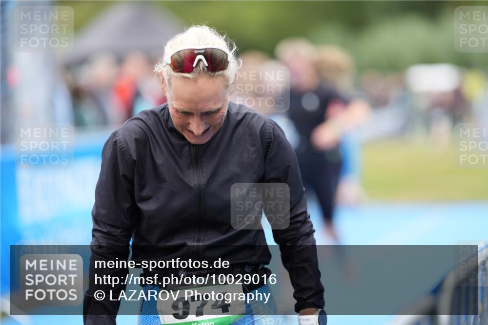 30.08.2026 - Elbe Triathlon Hamburg LAZAROV Photography http://msf.ph/oto/10029016 30.08.2026 12:06:26 Ziel 1402, 1493 meine-sportfotos.de