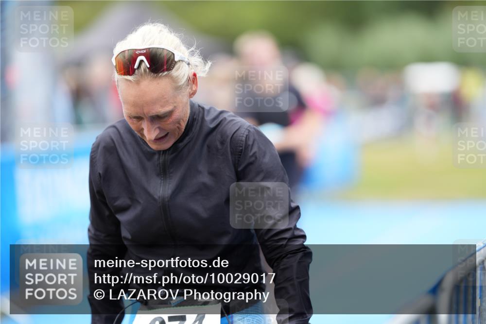 30.08.2026 - Elbe Triathlon Hamburg LAZAROV Photography http://msf.ph/oto/10029017 30.08.2026 12:06:27 Ziel 1402, 1493, 1703 meine-sportfotos.de
