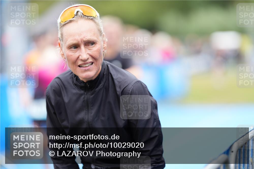 30.08.2026 - Elbe Triathlon Hamburg LAZAROV Photography http://msf.ph/oto/10029020 30.08.2026 12:06:28 Ziel 1402, 1493, 1703 meine-sportfotos.de