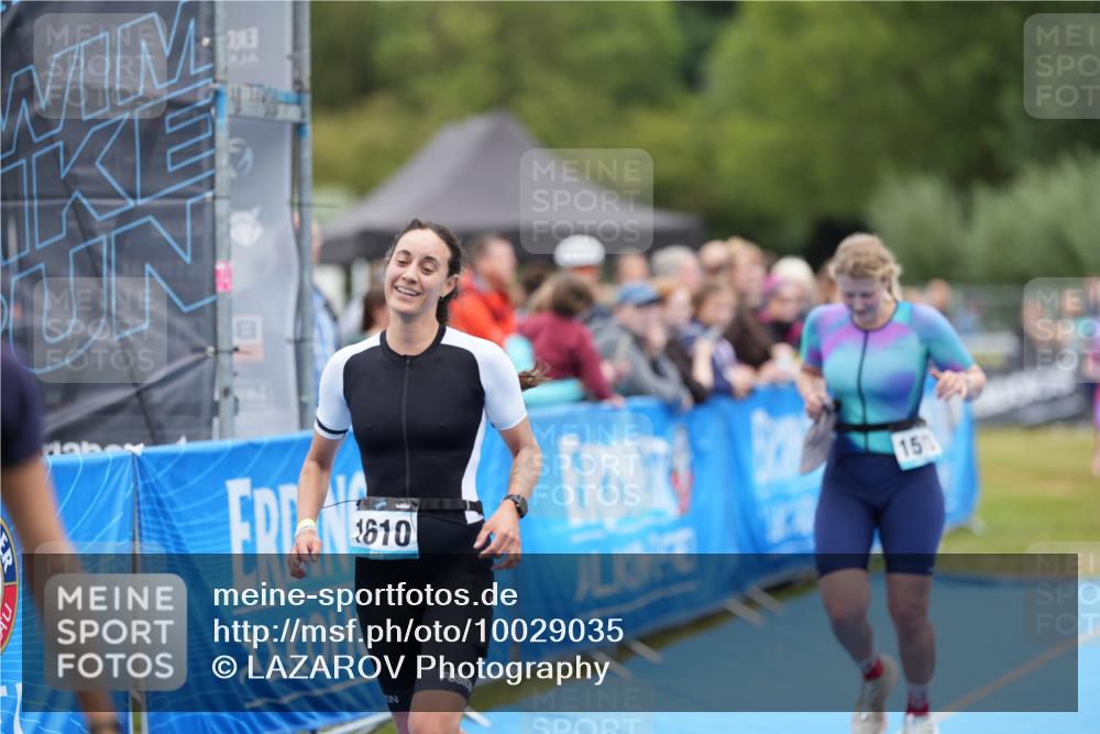 30.08.2026 - Elbe Triathlon Hamburg LAZAROV Photography http://msf.ph/oto/10029035 30.08.2026 12:07:06 Ziel 947, 1513, 1550, 1610 meine-sportfotos.de