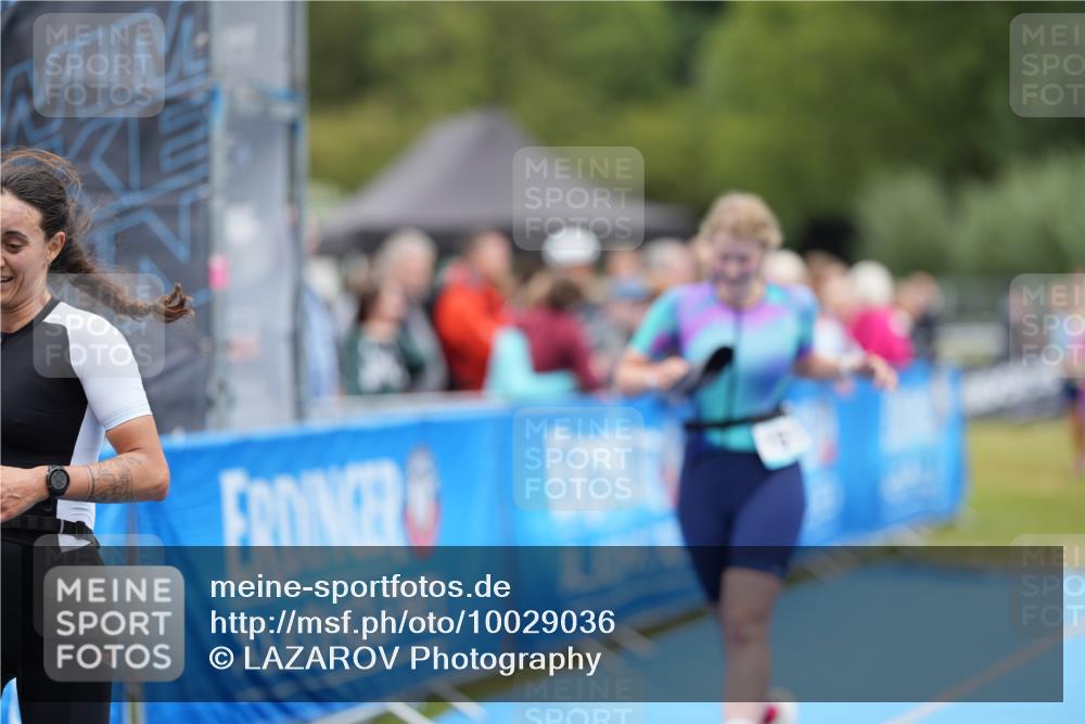 30.08.2026 - Elbe Triathlon Hamburg LAZAROV Photography http://msf.ph/oto/10029036 30.08.2026 12:07:06 Ziel 947, 1513, 1550, 1610 meine-sportfotos.de