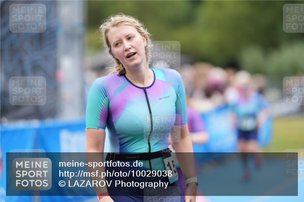 30.08.2026 - Elbe Triathlon Hamburg LAZAROV Photography http://msf.ph/oto/10029038 30.08.2026 12:07:12 Ziel 947, 1550 meine-sportfotos.de