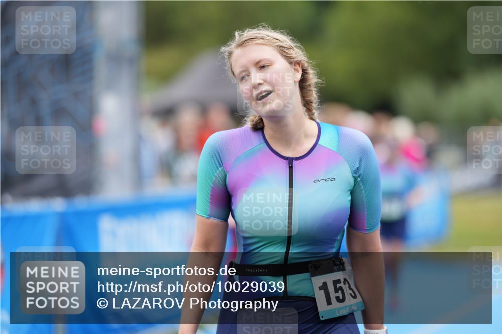 30.08.2026 - Elbe Triathlon Hamburg LAZAROV Photography http://msf.ph/oto/10029039 30.08.2026 12:07:12 Ziel 947, 1550 meine-sportfotos.de