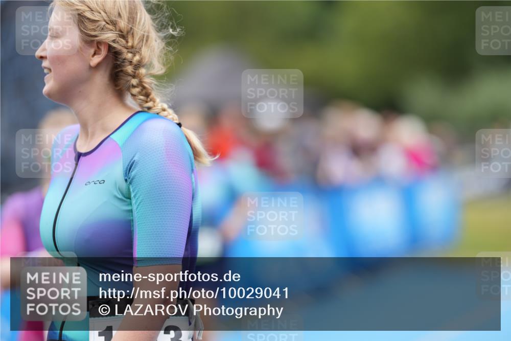 30.08.2026 - Elbe Triathlon Hamburg LAZAROV Photography http://msf.ph/oto/10029041 30.08.2026 12:07:14 Ziel 947, 1550 meine-sportfotos.de