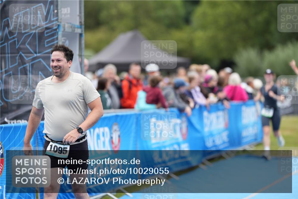 30.08.2026 - Elbe Triathlon Hamburg LAZAROV Photography http://msf.ph/oto/10029055 30.08.2026 12:07:57 Ziel 835, 1095, 1501 meine-sportfotos.de