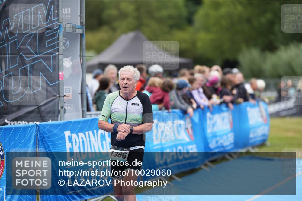 30.08.2026 - Elbe Triathlon Hamburg LAZAROV Photography http://msf.ph/oto/10029060 30.08.2026 12:08:07 Ziel 1366 meine-sportfotos.de