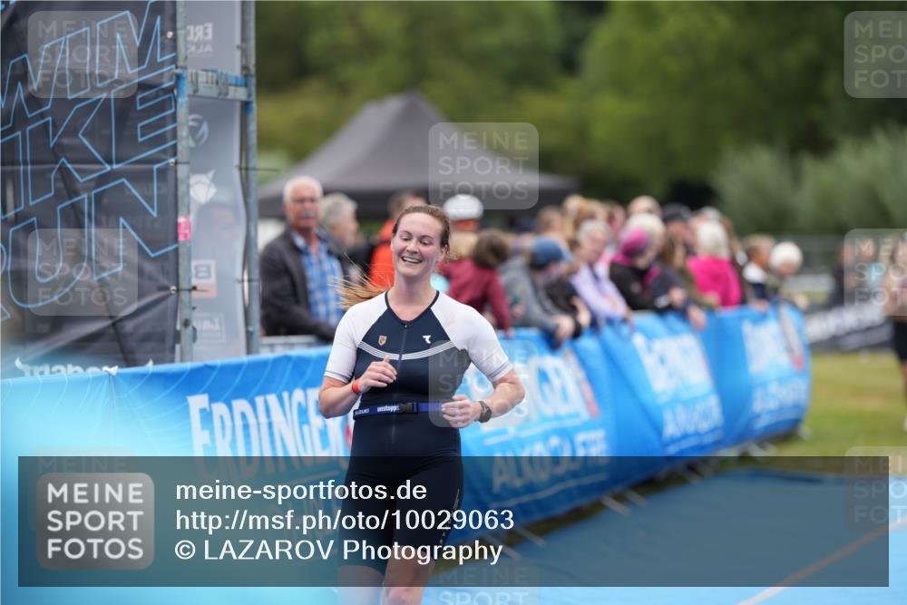 30.08.2026 - Elbe Triathlon Hamburg LAZAROV Photography http://msf.ph/oto/10029063 30.08.2026 12:08:19 Ziel 840, 1584, 1658 meine-sportfotos.de