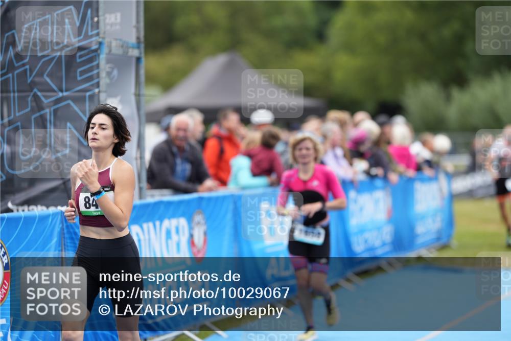 30.08.2026 - Elbe Triathlon Hamburg LAZAROV Photography http://msf.ph/oto/10029067 30.08.2026 12:08:25 Ziel 840, 1355, 1633, 1658 meine-sportfotos.de
