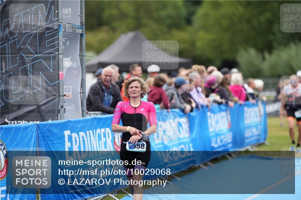 30.08.2026 - Elbe Triathlon Hamburg LAZAROV Photography http://msf.ph/oto/10029068 30.08.2026 12:08:26 Ziel 840, 1355, 1357, 1633, 1658 meine-sportfotos.de