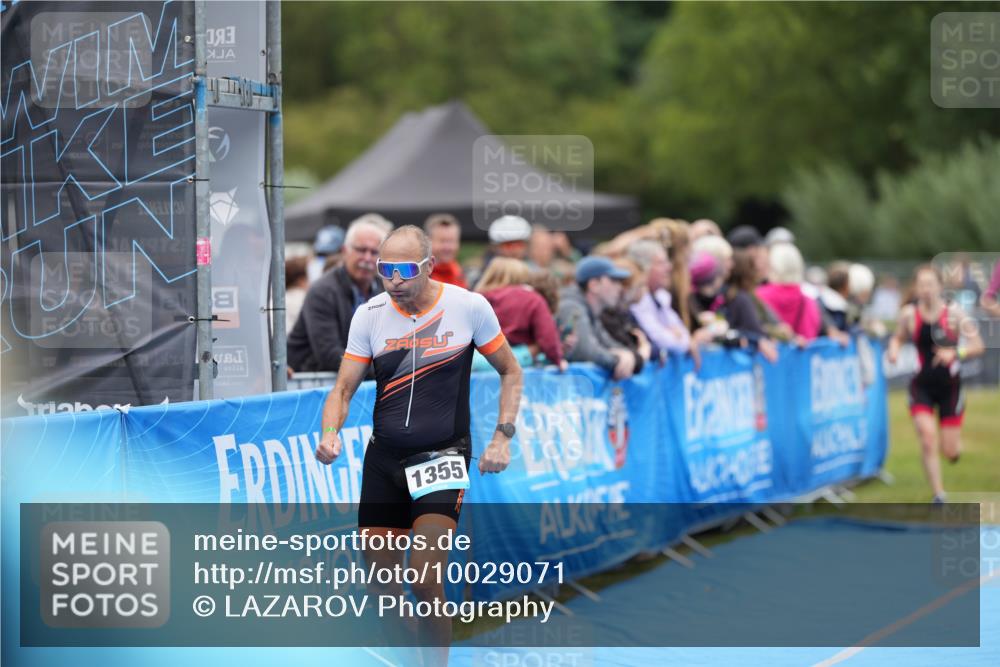 30.08.2026 - Elbe Triathlon Hamburg LAZAROV Photography http://msf.ph/oto/10029071 30.08.2026 12:08:30 Ziel 1355, 1357, 1633, 1658 meine-sportfotos.de