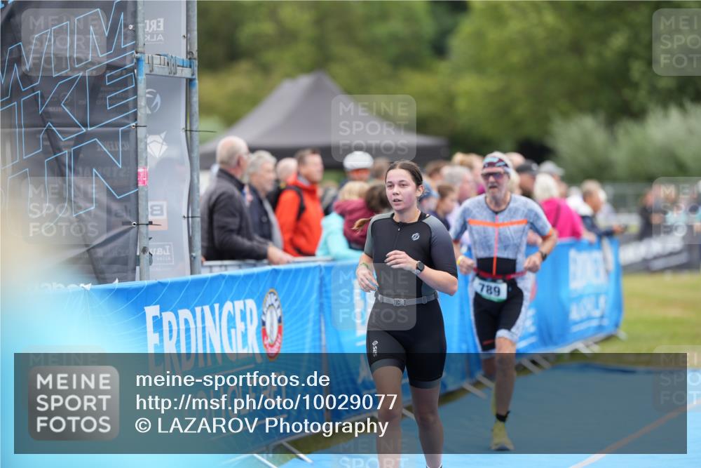 30.08.2026 - Elbe Triathlon Hamburg LAZAROV Photography http://msf.ph/oto/10029077 30.08.2026 12:08:49 Ziel 789, 915 meine-sportfotos.de