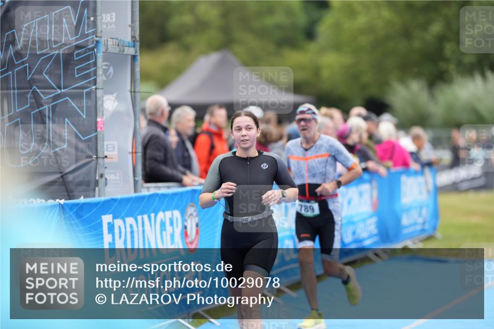 30.08.2026 - Elbe Triathlon Hamburg LAZAROV Photography http://msf.ph/oto/10029078 30.08.2026 12:08:49 Ziel 789, 915 meine-sportfotos.de