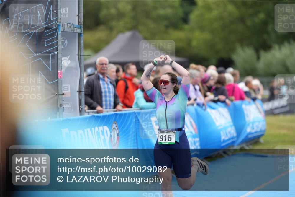 30.08.2026 - Elbe Triathlon Hamburg LAZAROV Photography http://msf.ph/oto/10029082 30.08.2026 12:08:57 Ziel 915, 1472 meine-sportfotos.de