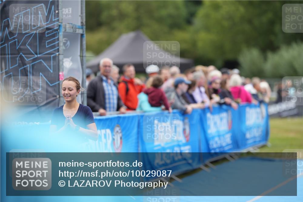 30.08.2026 - Elbe Triathlon Hamburg LAZAROV Photography http://msf.ph/oto/10029087 30.08.2026 12:09:02 Ziel 1472 meine-sportfotos.de