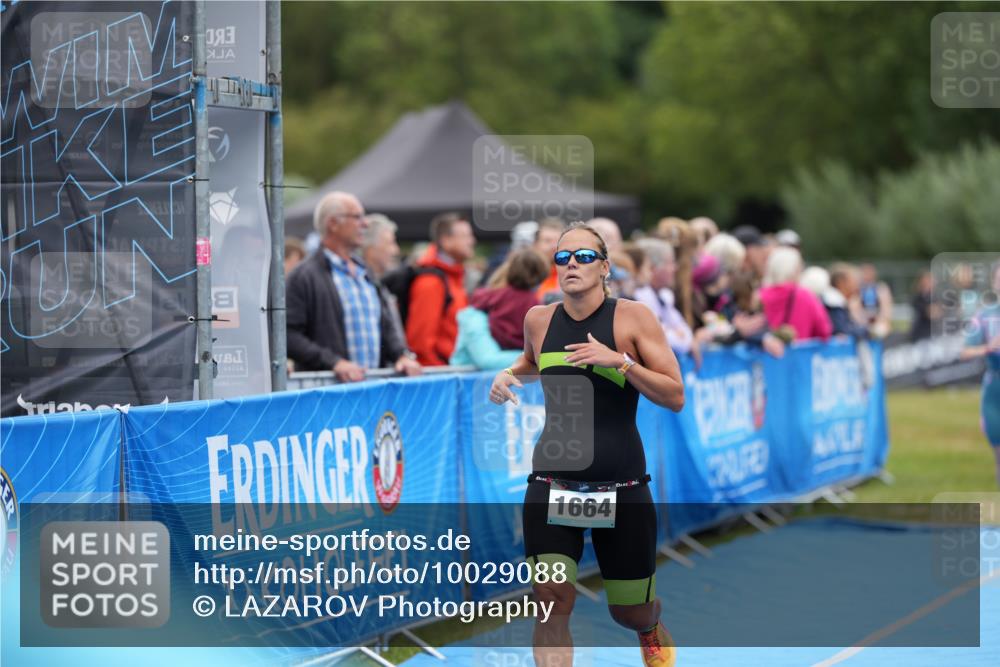 30.08.2026 - Elbe Triathlon Hamburg LAZAROV Photography http://msf.ph/oto/10029088 30.08.2026 12:09:16 Ziel 1505, 1664 meine-sportfotos.de
