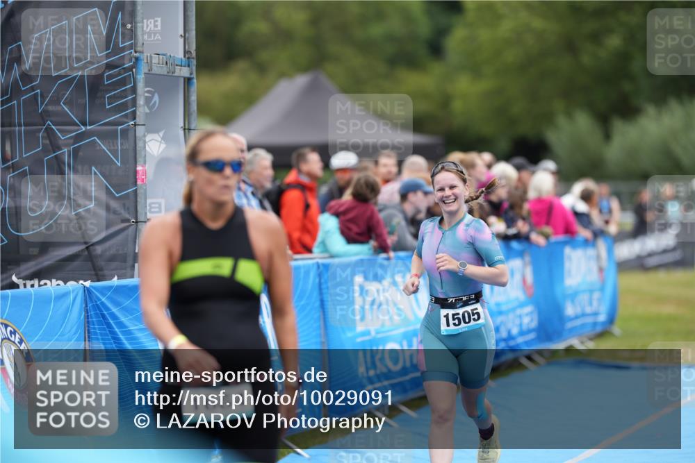 30.08.2026 - Elbe Triathlon Hamburg LAZAROV Photography http://msf.ph/oto/10029091 30.08.2026 12:09:19 Ziel 1505, 1664 meine-sportfotos.de