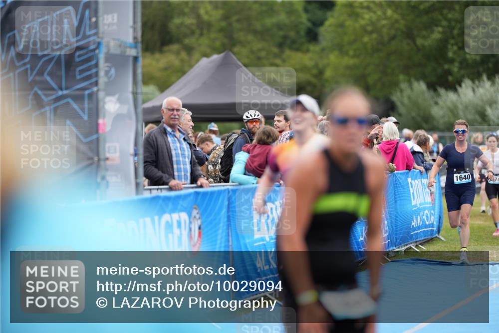 30.08.2026 - Elbe Triathlon Hamburg LAZAROV Photography http://msf.ph/oto/10029094 30.08.2026 12:09:33 Ziel 919, 1561, 1574, 1640 meine-sportfotos.de