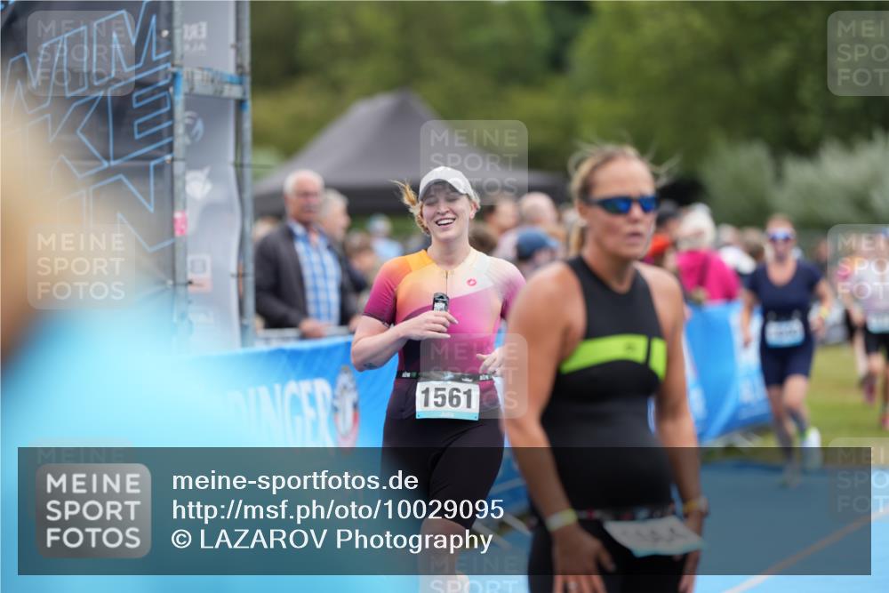 30.08.2026 - Elbe Triathlon Hamburg LAZAROV Photography http://msf.ph/oto/10029095 30.08.2026 12:09:33 Ziel 919, 1561, 1574, 1640 meine-sportfotos.de