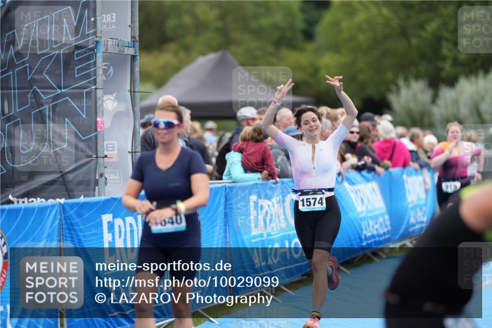 30.08.2026 - Elbe Triathlon Hamburg LAZAROV Photography http://msf.ph/oto/10029099 30.08.2026 12:09:37 Ziel 919, 1561, 1574, 1640 meine-sportfotos.de