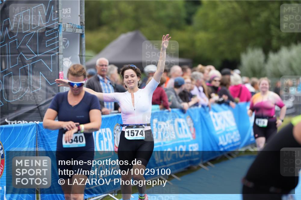 30.08.2026 - Elbe Triathlon Hamburg LAZAROV Photography http://msf.ph/oto/10029100 30.08.2026 12:09:37 Ziel 919, 1561, 1574, 1640 meine-sportfotos.de