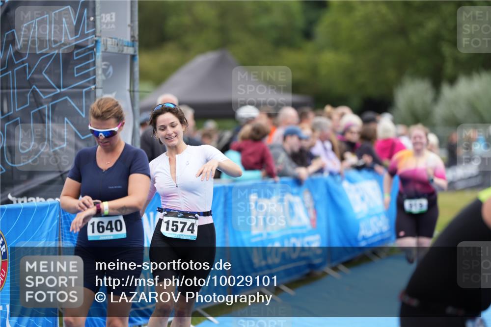 30.08.2026 - Elbe Triathlon Hamburg LAZAROV Photography http://msf.ph/oto/10029101 30.08.2026 12:09:38 Ziel 919, 1574, 1640 meine-sportfotos.de