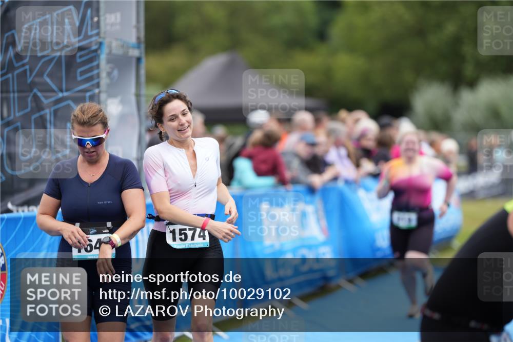 30.08.2026 - Elbe Triathlon Hamburg LAZAROV Photography http://msf.ph/oto/10029102 30.08.2026 12:09:38 Ziel 919, 1574, 1640 meine-sportfotos.de