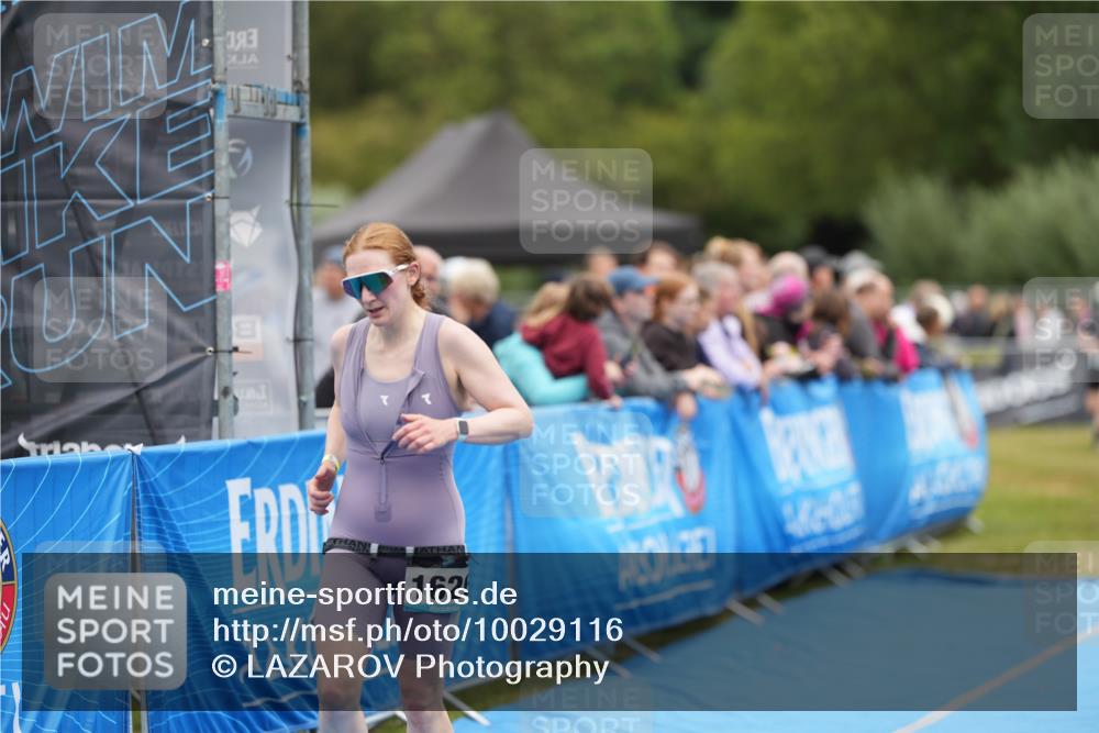 30.08.2026 - Elbe Triathlon Hamburg LAZAROV Photography http://msf.ph/oto/10029116 30.08.2026 12:10:16 Ziel 1372, 1382, 1626 meine-sportfotos.de