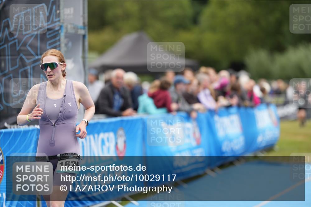 30.08.2026 - Elbe Triathlon Hamburg LAZAROV Photography http://msf.ph/oto/10029117 30.08.2026 12:10:16 Ziel 1372, 1382, 1626 meine-sportfotos.de