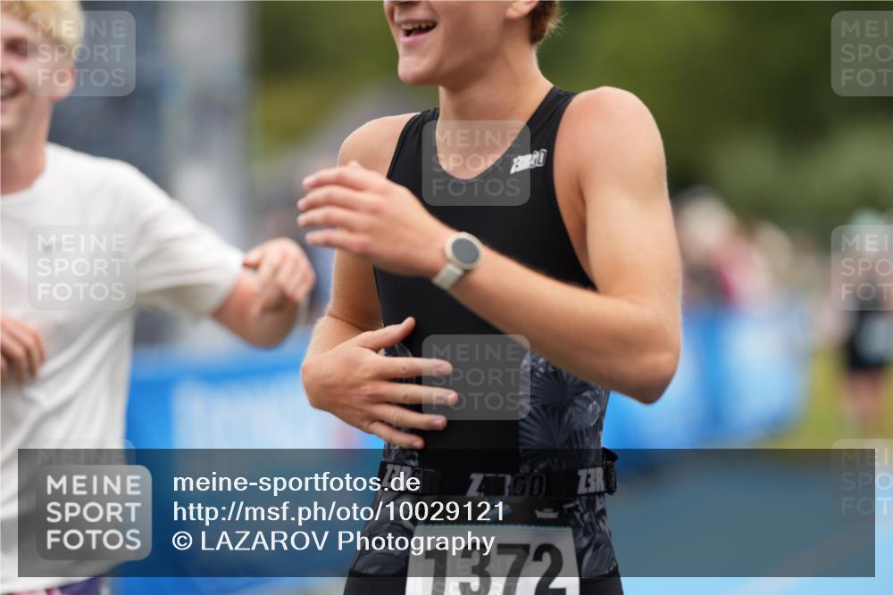 30.08.2026 - Elbe Triathlon Hamburg LAZAROV Photography http://msf.ph/oto/10029121 30.08.2026 12:10:25 Ziel 1372, 1382, 1471, 1539 meine-sportfotos.de